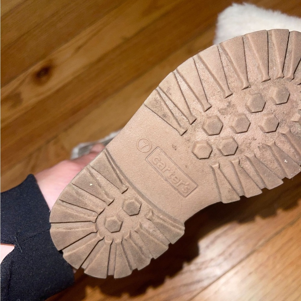 toddler carter’s boots size 7